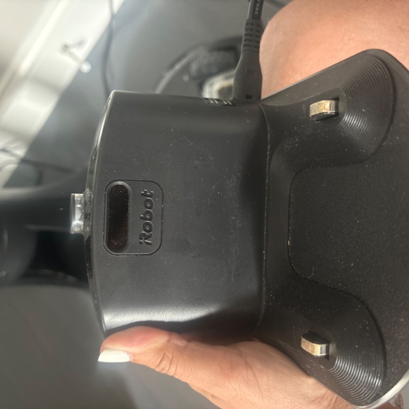 Roomba - Picture 3 of 4